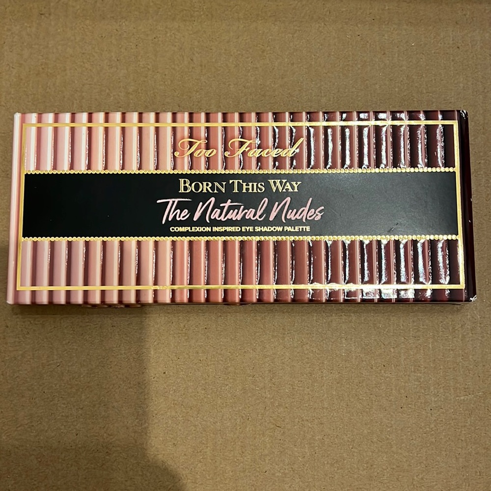 Too faced born this way the natural nudes eyeshadow palette